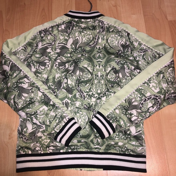 GUESS- sick printed bomber jacket. - Picture 3 of 6